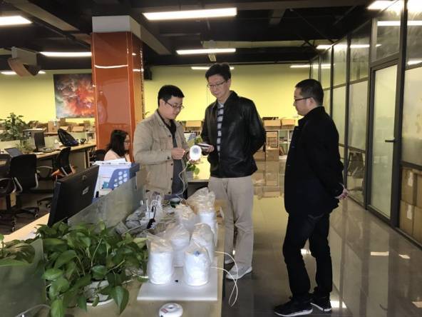 吸貓這件事兒,長虹早就吸出了新高度